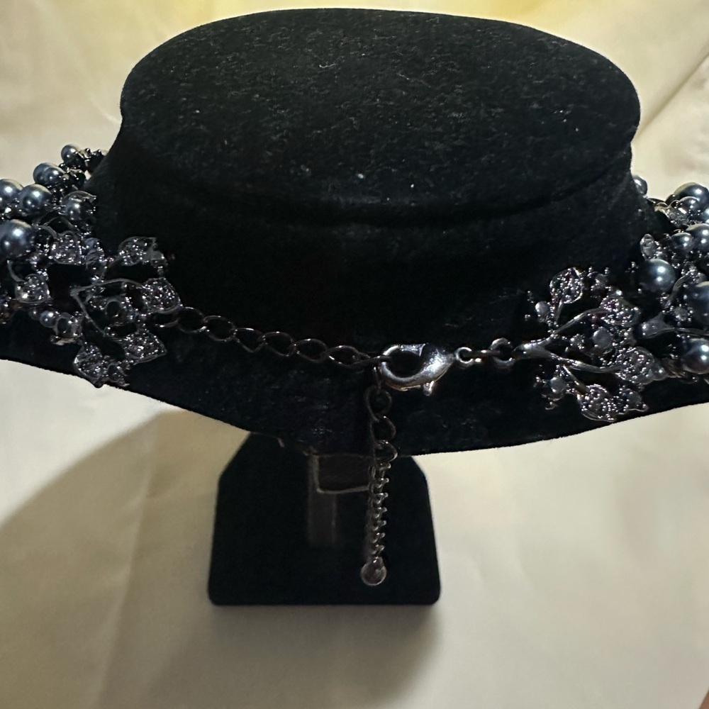 NEW Elegant Black Pearl Necklace and Earring Set - Picture 5 of 7